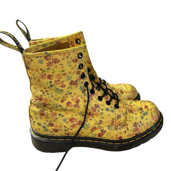 Dr. Martens 1460 Lace Up Leather Boots Ditzy Floral In Acid Wash Yellow, Size 7 - Picture 3 of 10